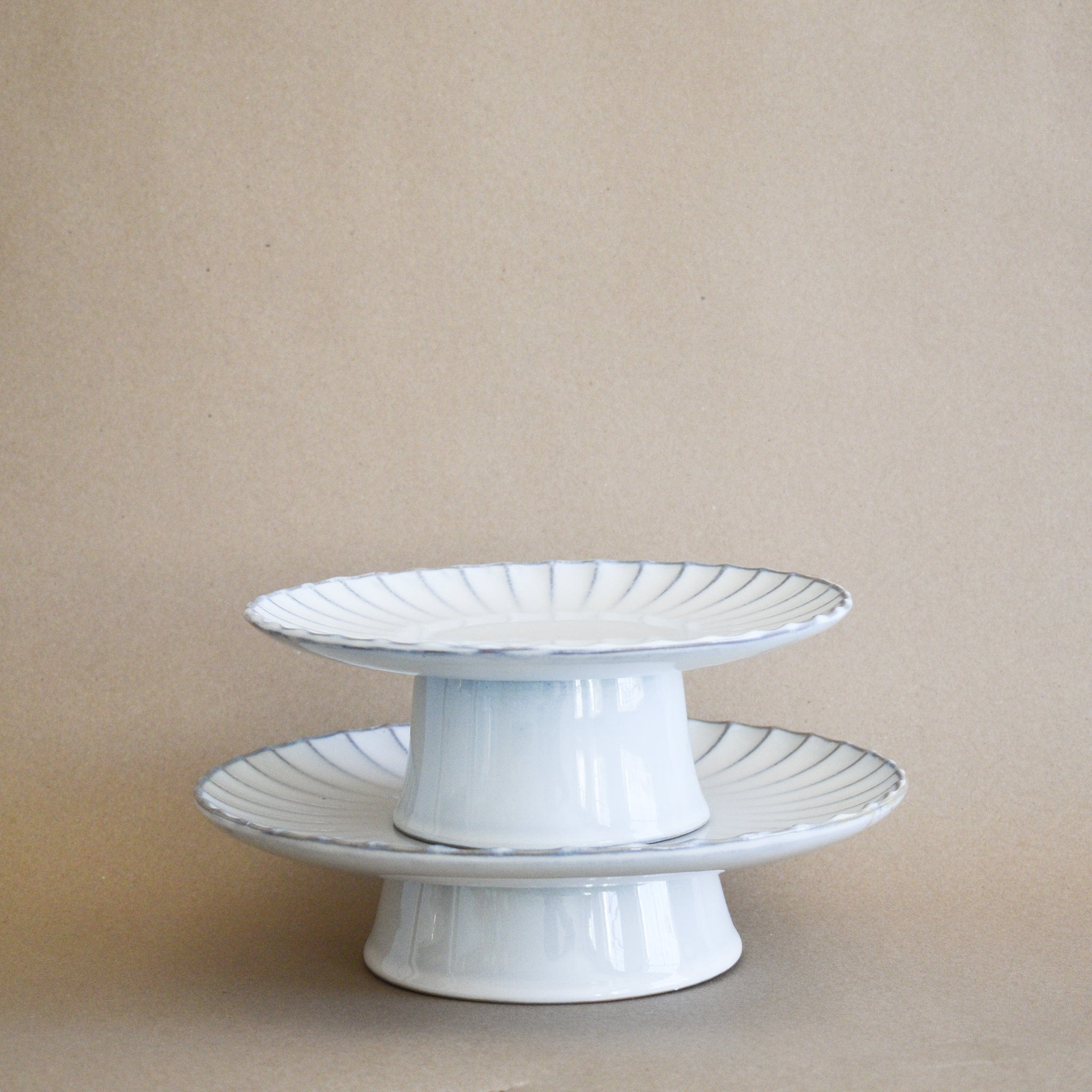 Serax Serveware Inku Scalloped Edge Ceramic Cake Stand in White