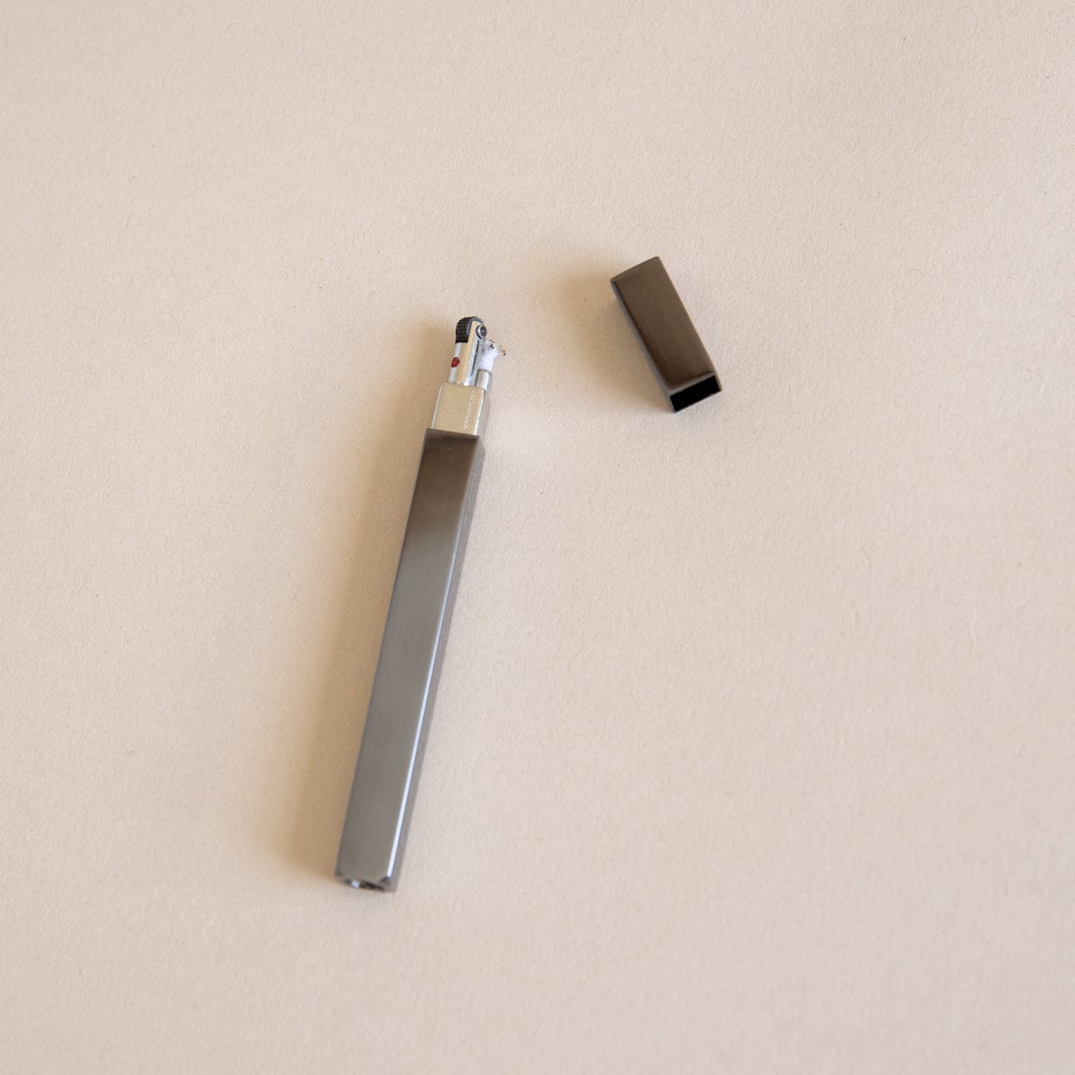 Tsubota Pearl Lighters + Matches Black Metal Queue Lighter